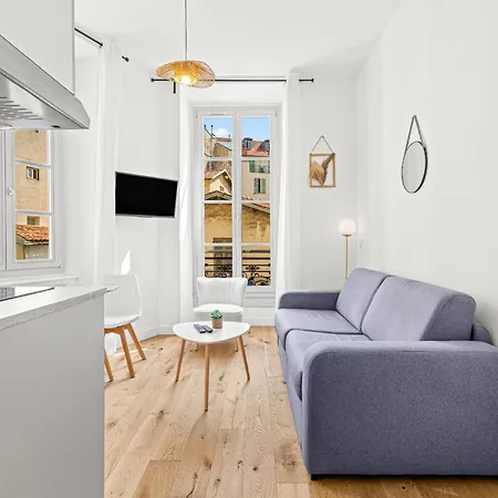 Charming Center 102 Apartman *